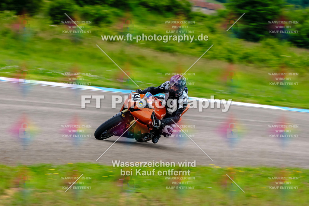 MotoTeam-3460 | Hier findet Ihr Bilder von Touristenfahrten auf der Nürburgring Nordschleife oder von anderen Veranstaltungen die ich besucht habe. Viel Spass beim Durch Schauen 