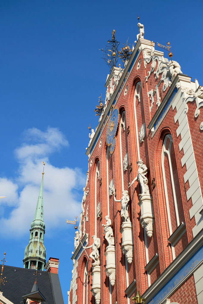 Blick auf das Schwarzhäupterhaus | Riga, Lettland - August 20, 2022: Blick auf das Schwarzhäupterhaus. - Realisiert mit Pictrs.com