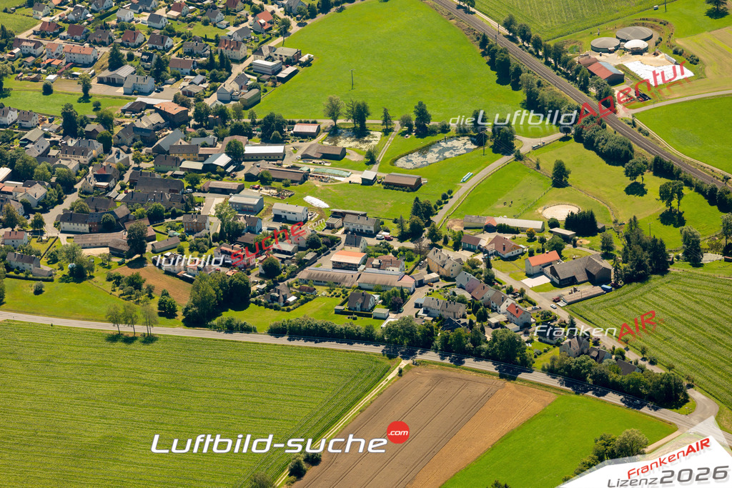 Das Luftbild zeigt : Groschlattengrün Pechbrunn - Die Luftaufnahme wurde 2023 vom UL-Flugzeug aus erstellt ( keine Drohne ) - Hochauflösende Luftaufnahme - Für grossformatige Ausdrucke geeignet. Die Geschenkidee !Mit Lizenz und Bildrechte bestellbar