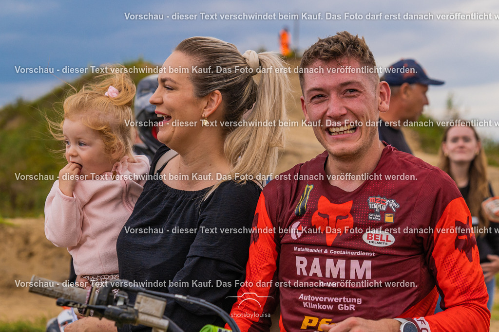09_21_LM_Schenkenhorst-3585 | Sportfotografin aus Berlin-Brandenburg mit Fokus auf Motocross. Ich halte deine sportliche Leistung und echte Emotionen auf und neben der Strecke professionell fest. Entdecke die Fotos von deinem Rennen und bestelle sie direkt hier im Shop.
