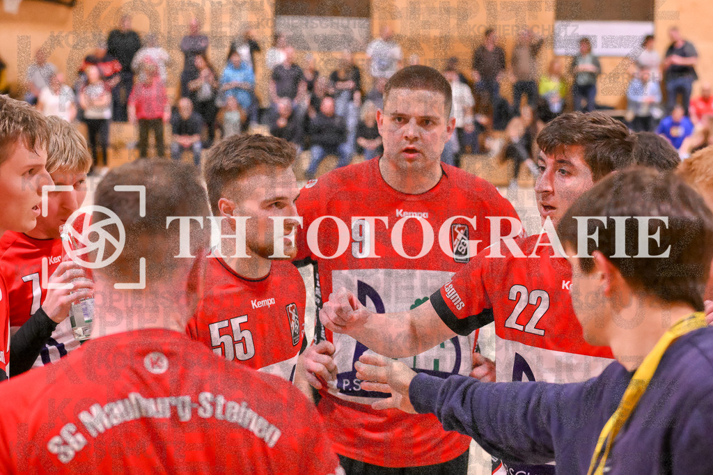 GER, SG Maulburg/Steinen - SG Walkirch/Denzlingen, Handball, Landesliga, 25. Spieltag, Saison 2023/2024, 27.04.2024 | Tim Lindner (SG Maulburg/Steinen, #09), Sean Hes (SG Maulburg/Steinen, #55), Niklas Ahrens (SG Maulburg/Steinen, #22)

GER, SG Maulburg/Steinen - SG Walkirch/Denzlingen, Handball, Landesliga, 25. Spieltag, Saison 2023/2024, 27.04.2024

Foto: TH Fotografie/Thomas Hess