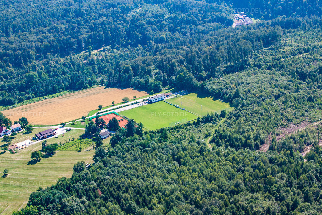 Luftbild:  im Ortsteil Langenalb in Straubenhardt im Bundesland Baden-Württemberg in Deutschland. Foto: IMG_42158.jpg vom 27.06.2011 durch Werner Riehm/FLY-FOTO.de