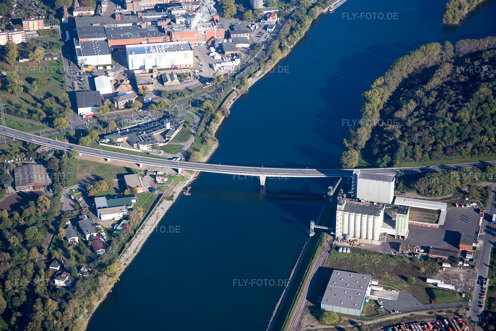 Luftbild: Mischfutterwerke im Ortsteil Neckarstadt-West in Mannheim im Bundesland Baden-Württemberg in Deutschland. Foto: IMG_074911.jpg vom 18.10.2014 durch Werner Riehm/FLY-FOTO.de
