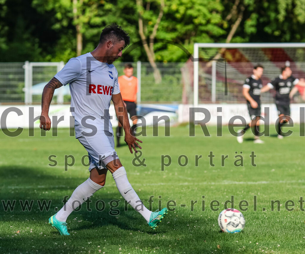 2023-07-18_040_FC_Herzogstadt_gegen_FC_Eitting | Erding, Deutschland, 18.07.2023:
Fußball, TOTO Pokal 2023 / 2024, 1. Spieltag, FC Herzogstadt gegen FC Eitting, Endergebnis: 2:4 n.E.

Michael Schrödl (FC Eitting, #29)

Foto: Christian Riedel / fotografie-riedel.net