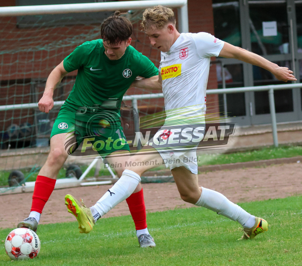 TuS Bersenbrück - HSC Hannover | Auf dem Bild zu sehen: weiß TuS Bersenbrück: Patrick Simmer ; grün HSC Hannover: TuS Bersenbrück, HSC Hannover, Saison 25/26, Testspiel, Bünde, Deutschland - Realisiert mit Pictrs.com