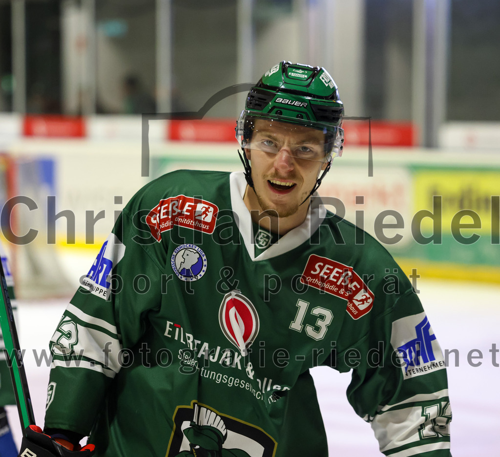 2023-11-17_096_TSV_Erding_gegen_EA_Schongau | Erding, Deutschland, 17.11.2023:
Eishockey, Bayernliga Vorrunde 2023 / 2024, 10. Spieltag, TSV Erding gegen EA Schongau, Endergebnis: 12:4

Michael Franz (Erding Gladiators, #13)

Foto: Christian Riedel / fotografie-riedel.net