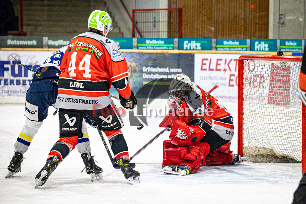 TSV Peißenberg MINERS gegen EHC Waldkraiburg DIE LÖWEN | Eishockey Bayernliga Herren Vorrunde 2024/25, TSV Peißenberg MINERS gegen EHC Waldkraiburg DIE LÖWEN, 20250124,Korbinian SERTL (MINERS Goali 31) in Aktion,2025-01-24 in Peißenberg (Eisstadion Peißenberg)Korbinian SERTL (MINERS Goali 31)Copyright: WolfgangxLindner foto-lindner.de