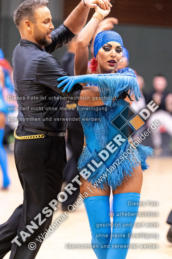 20240406-12491 | Hier finden Sie Tanz Bilder vom Latein und Standard Formationen tanzen. Sportbilder vom Tanzsport. Schöne Fotos und von Weltmeisterschaft, Europameisterschaft, Bundesliga, Regionalliga, Oberliga und Landesliga sowie von GOC Stuttgart, DanceComp, WM Bremen