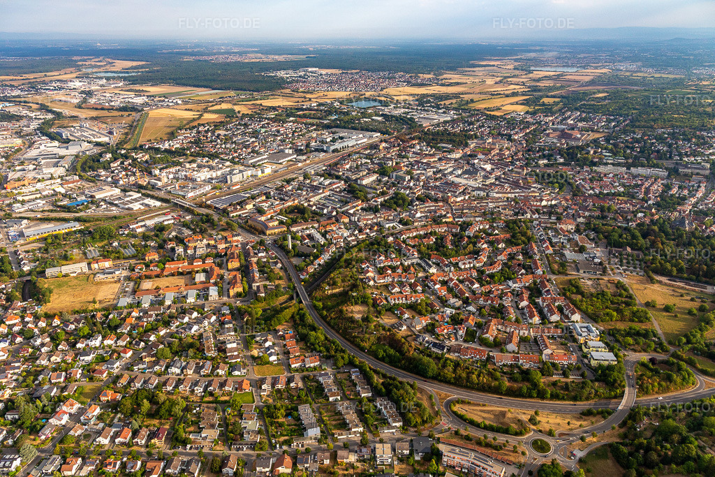 Luftbild:  in Bruchsal im Bundesland Baden-Württemberg in Deutschland. Foto: IMG_134159.jpg vom 26.08.2022 durch Werner Riehm/FLY-FOTO.deWWW.BRUCHSAL.DE