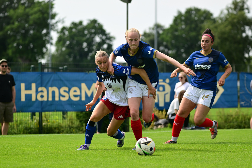 Fußball I Frauen I Saison 2025-2026 I Testspiel I Hamburger SV - Holstein Kiel | Der Sportfotograf. - Realisiert mit Pictrs.com
