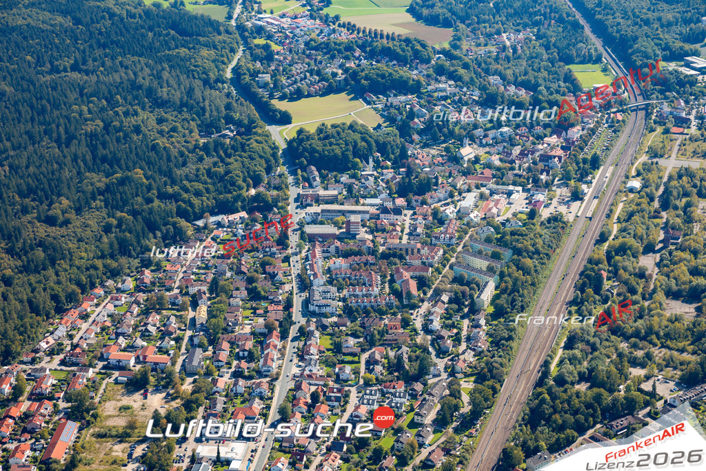 Das Luftbild der Stadt Kirchseeon wurde 2021 vom Flugzeug heraus erstellt (keine Drohne) Aufnahmehöhe ca.450 Meter- hohe Bildauflösung und Druck-Qualität garantiert!