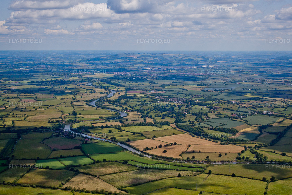 Vue aérienne: La rivière Severn près de Sandhurst (Gloucestershire/GB) à Gloucester dans le département Angleterre, Grande Bretagne. Photo: IMG_40801(39772).jpg prise le 11/06/2011 par Werner Riehm/FLY-FOTO.eu – Résolution de l'original: 4680 x 3120 px