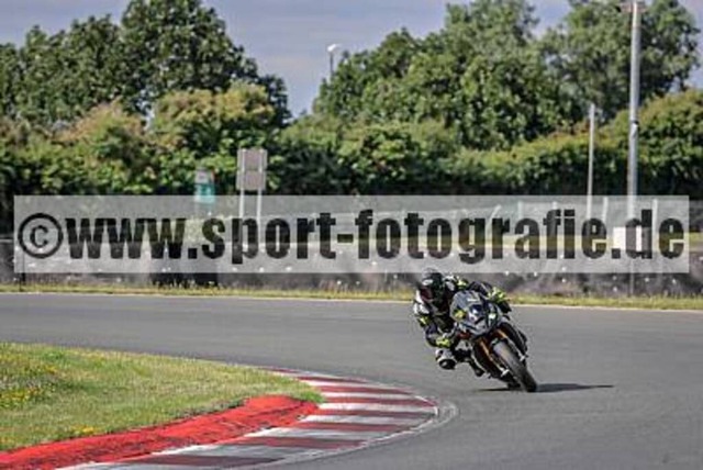 spof1358 | Professionelle Fotos von Sportveranstaltungen, aber auch Hochzeiten und anderen Events. - Realisiert mit Pictrs.com