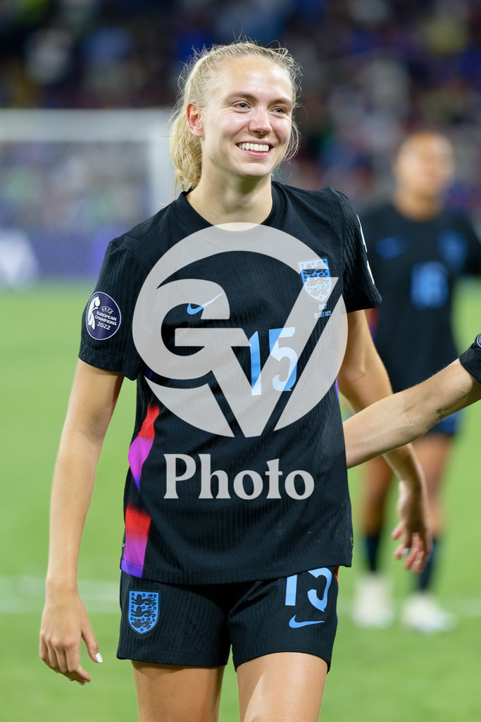 England v Italy - UEFA Women's EURO 2025 Semi-Final | GENEVA, SWITZERLAND - JULY 22:  Esme Morgan of England celebrates after winning  during the UEFA Women's EURO 2025 Semi-Final match between England and Italy at Stade de Geneve on July 22, 2025 in Geneva, Switzerland. (Photo by Giuseppe Velletri/Sports Press Photo/Getty Images)