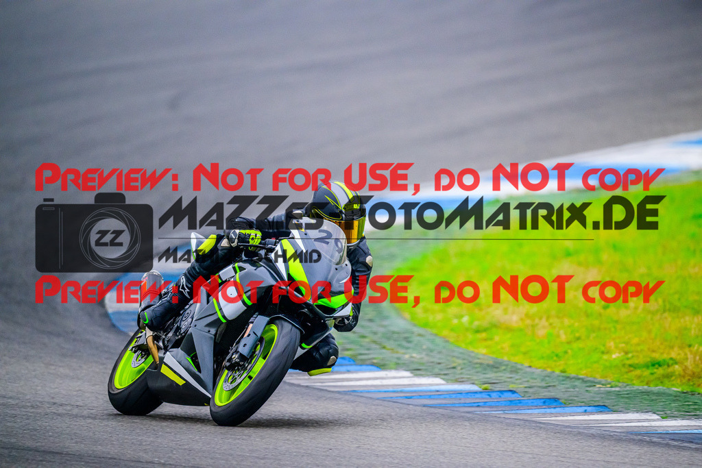 MaZZes_FotoMatrix_240614_6007705_2-30 | GELB