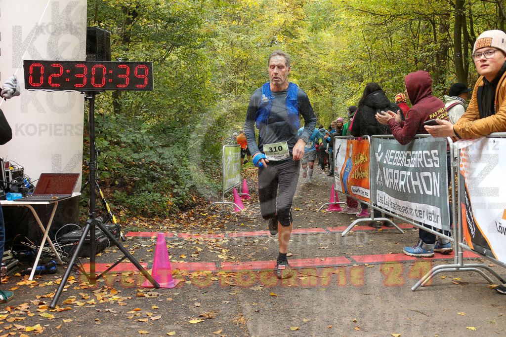 251026_1232_EX1_0605 | Sportfotografie im Rhein-Sieg Kreis, Köln, Bonn, NRW, Rheinland Pfalz, Hessen, etc. Unser Tätigkeitsfeld umfasst den Laufsport vom Volkslauf über den Marathon, Duathlon, Triathon bis zum Ultralauf wie Kölnpfad Ultra oder Schindertrail.
