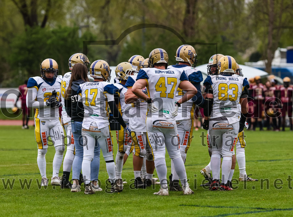 2022-04-30_104_Erding_Bulls_gegen_Regensburg_Phoenix | Erding, Deutschland, 30.04.2022:
Football, Regionalliga 2022, 1. Spieltag, Erding Bulls gegen Regensburg Phoenix

Foto: Christian Riedel / fotografie-riedel.net