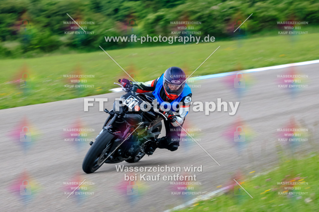 MotoTeam-3246 | Hier findet Ihr Bilder von Touristenfahrten auf der Nürburgring Nordschleife oder von anderen Veranstaltungen die ich besucht habe. Viel Spass beim Durch Schauen 