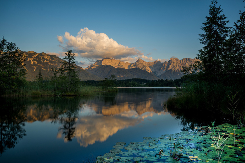 Abenstimmung am Barmsee | Abendstimmung am Barmsee mit Karwendelgebirge - Realisiert mit Pictrs.com