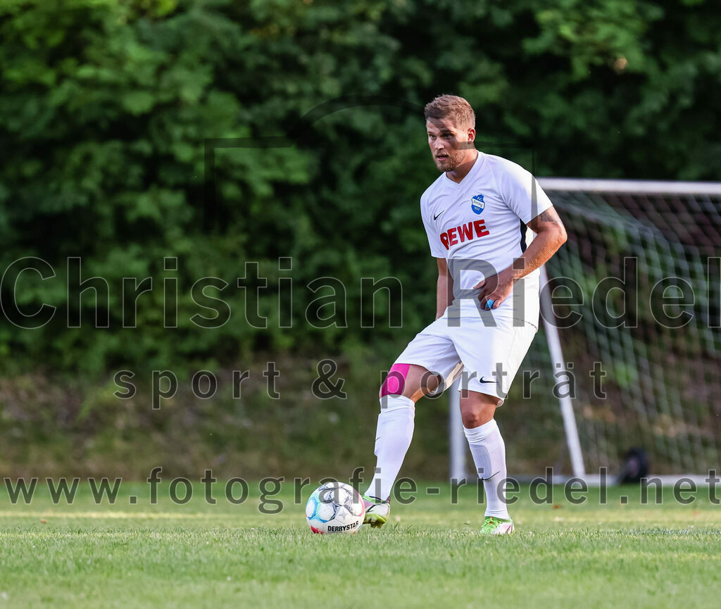 2023-07-18_085_FC_Herzogstadt_gegen_FC_Eitting | Erding, Deutschland, 18.07.2023:
Fußball, TOTO Pokal 2023 / 2024, 1. Spieltag, FC Herzogstadt gegen FC Eitting, Endergebnis: 2:4 n.E.

Christoph Härtl (FC Eitting, #23)

Foto: Christian Riedel / fotografie-riedel.net