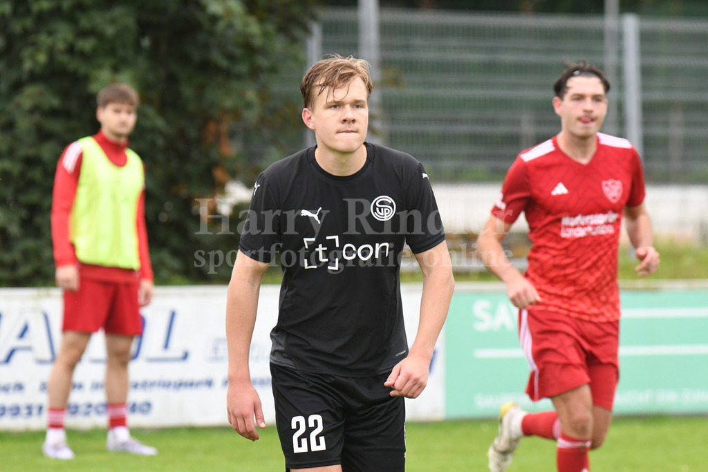 SpVgg Plattling : FC Ergolding | Sebastian Niedermayer (SpVgg Plattling) - Realisiert mit Pictrs.com