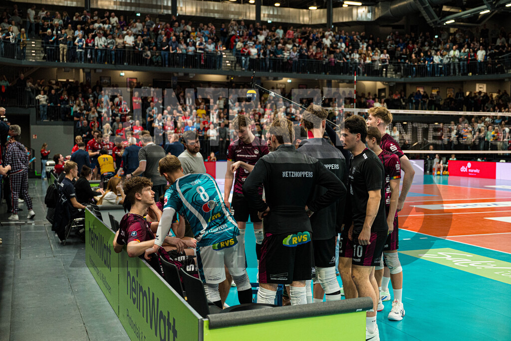 Volleyball I Herren I Saison 2025/2026 I Volleyball Bundesliga I 4. Spieltag I SVG Lüneburg - Energiequelle Netzhoppers KW | CONTRAST ZERØ MEDIA - Realisiert mit Pictrs.com