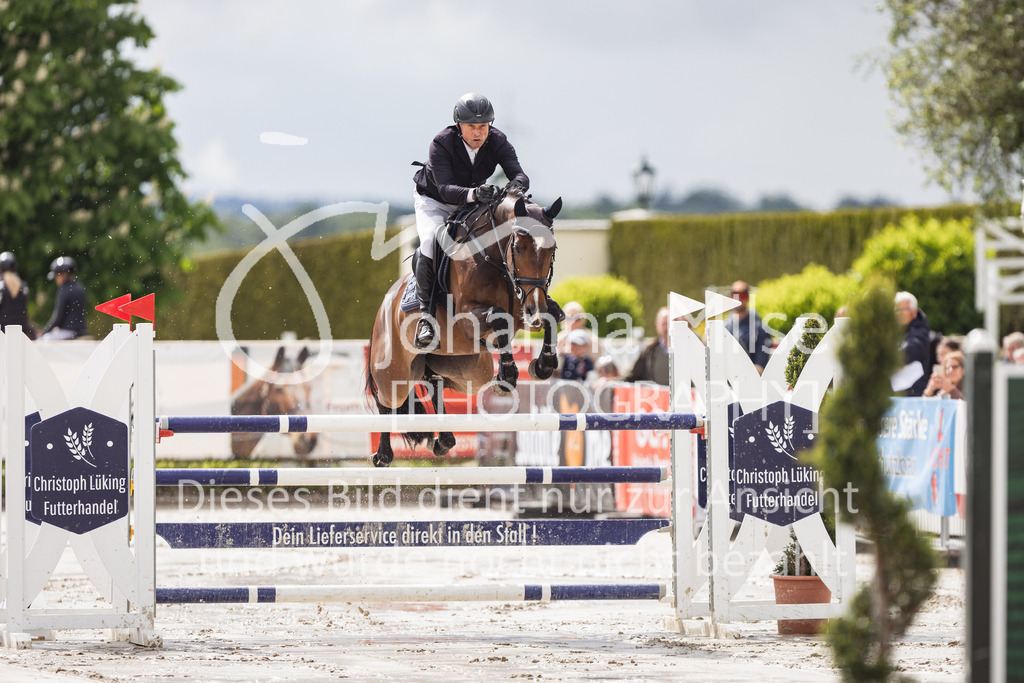 2605_MayDays_10_SprPf-M1-6j-103 | Deine schönsten Turniermomente als professionelle Fotos! Entdecke hochwertige Pferdesport-Fotografie im Online-Shop. Jetzt Fotos finden & bestellen!