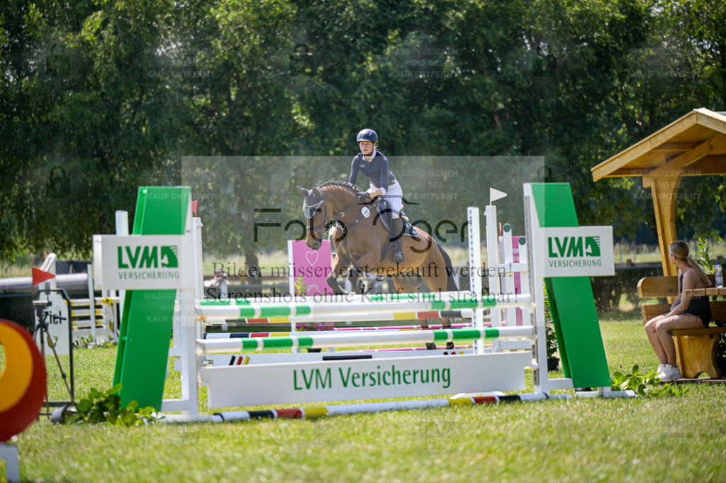 Reitturnier Voxtrup | Entdecke hochwertige Reitturnierfotos von Foto Oger. Professionell, emotional und authentisch – jetzt Lieblingsmomente im Shop bestellen. - Realisiert mit Pictrs.com