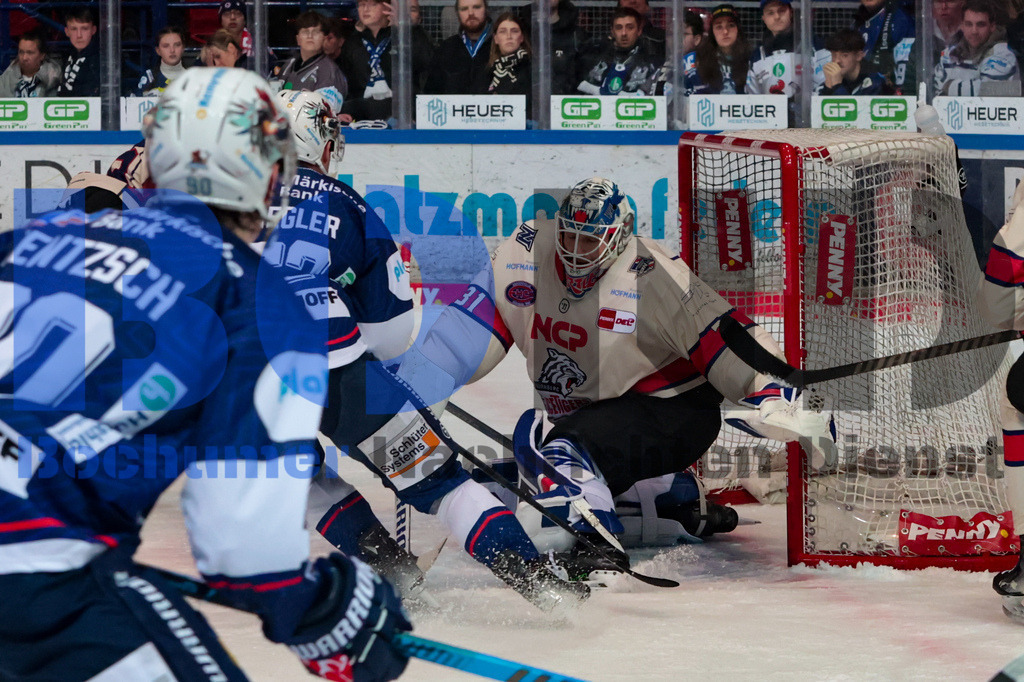 SES_ISENUR20250128-39 | bond - Realisiert mit Pictrs.com