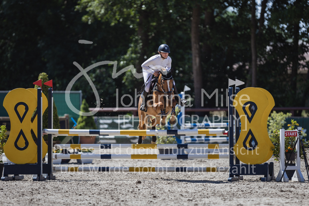 230610_Mühlen_A-Spr2-806 | Deine schönsten Turniermomente als professionelle Fotos! Entdecke hochwertige Pferdesport-Fotografie im Online-Shop. Jetzt Fotos finden & bestellen!