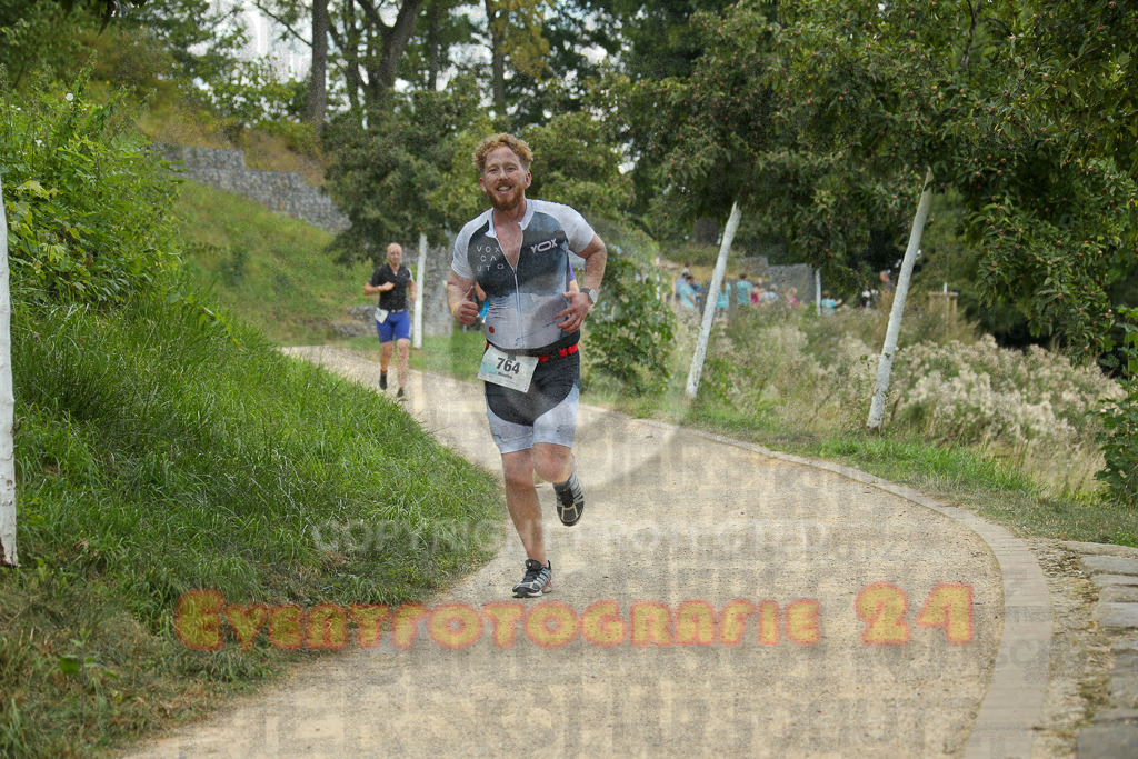 250824_1351_EX1_3994 | Sportfotografie im Rhein-Sieg Kreis, Köln, Bonn, NRW, Rheinland Pfalz, Hessen, etc. Unser Tätigkeitsfeld umfasst den Laufsport vom Volkslauf über den Marathon, Duathlon, Triathon bis zum Ultralauf wie Kölnpfad Ultra oder Schindertrail.
