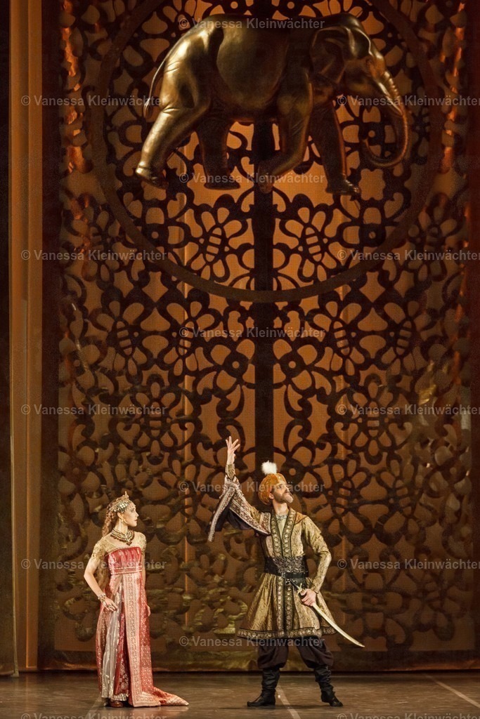  Ballett "La Bayadère" (Fotoprobe) in der Staatsoper unter den Linden | Berlin, 02.11.2018: Fotoprobe des Balletts "La Bayadere" in der Staatsoper Unter Den Linden.  - Realisiert mit Pictrs.com