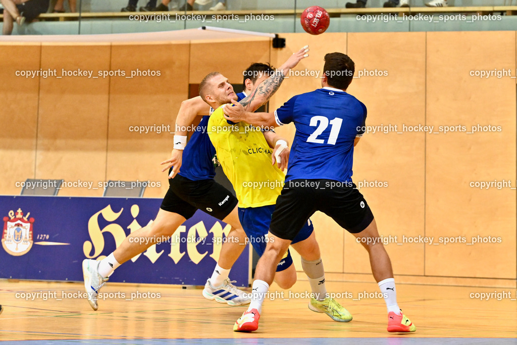 SC Ferlach vs. UHC Hollabrunn | #21 GARTNER Tine SC Ferlach, #7 RADJENOVIC Rade UHC Hollabrunn, SC Ferlach vs. UHC Hollabrunn, SC Ferlach vs. UHC Hollabrunn am 20.09.2025 in Ferlach (Ballspielhalle Ferlach), Austria, (Photo by Bernd Stefan)