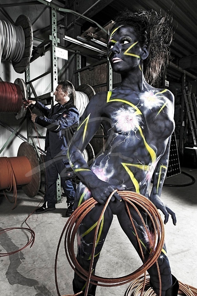 WorkingArt-ELEKTRIKER_3063b | #003 | Modell: Black Diamond | Berufler: Ali (Fa. Elektroma) | Foto: Tschiponnique Skupin - Realisiert mit Pictrs.com