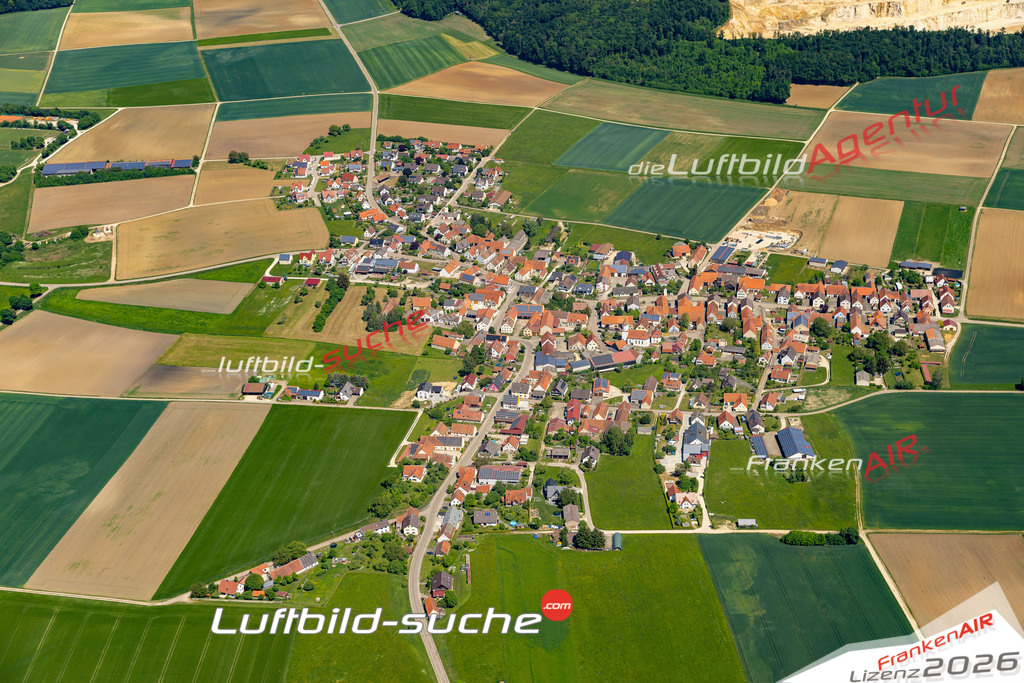 Die Luftaufnahme Mauren - Harburg wurde 2022 vom Flugzeug aus (keine Drohne) erstellt. Hohe Auflösung -für große Poster und Wandbilder geeignet - Garantiert!