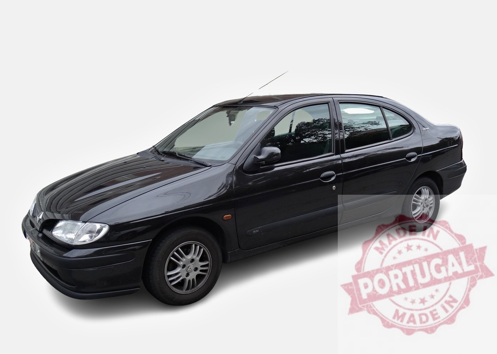 Black Renault Mégane sedan parking on white background | Classic Renault Mégane sedan car parking on white background, showcasing its timeless design - Realisiert mit Pictrs.com