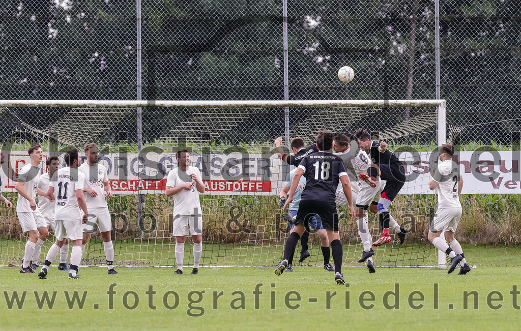 2023-07-02_015_SV_Walpertskirchen_II_gegen_FC_Herzogstadt_II | Walpertskirchen, Deutschland, 02.07.2023:
Fußball, A-Klasse 2023 / 2024, Testspiel, SV Walpertskirchen II gegen FC Herzogstadt II, Endergebnis: 2:0

Foto: Christian Riedel / fotografie-riedel.net