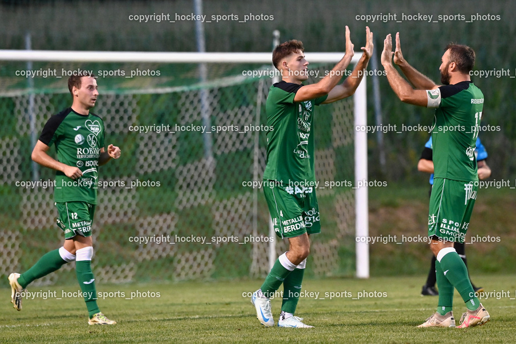 FC Lendorf vs. SC St.Veit | Jubel FC Lendorf Mannschaft, #12 Felix Helmut Hutter FC Lendorf, #4 Schritliser Michael St.Veit, #17 Mario Zagler FC Lendorf, FC Lendorf vs. SC St.Veit, FC Lendorf vs. SC St.Veit am 17.08.2024 in Lendorf (Thomas Morgenstern-Arena), Austria, (Photo by Bernd Stefan)