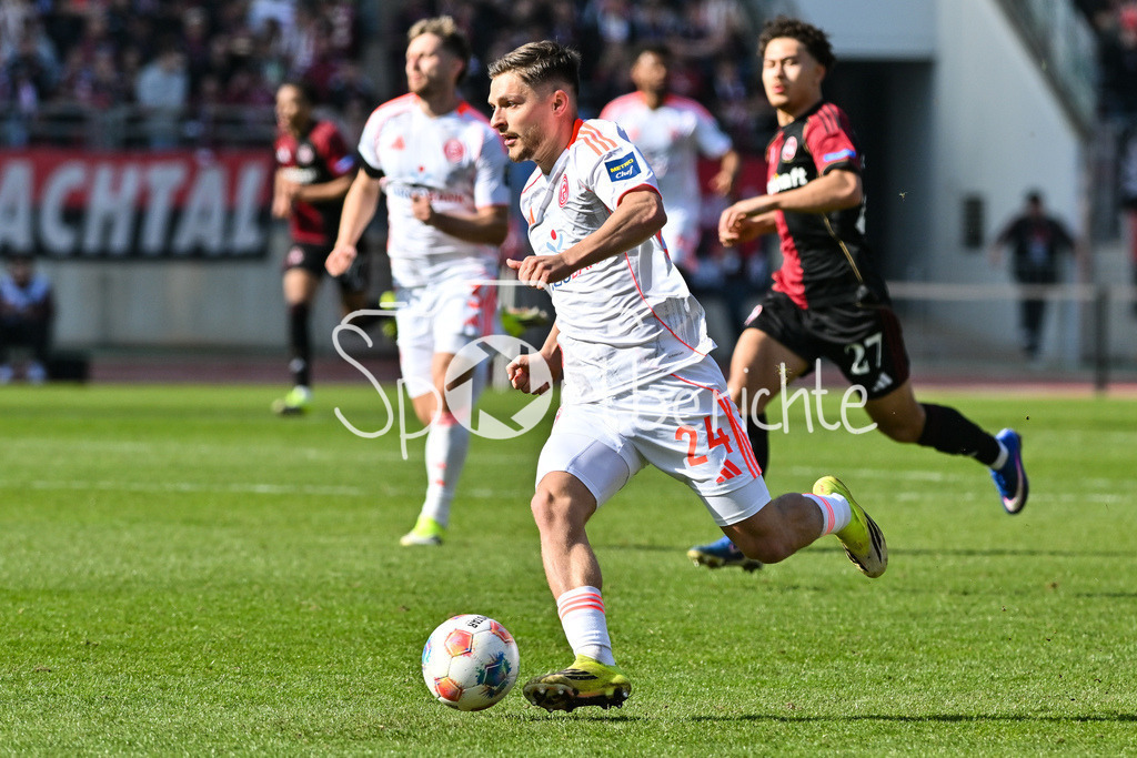 1. FC Nürnberg - Fortuna Düsseldorf | NUREMBERG, GERMANY - 07. MARCH:  am BAll Florent MUSLIJA (Fortuan Düsseldorf 24) / Einzelfoto / Freisteller während dem Match zwischen dem 1. FC Nürnberg und Fortuna Düsseldorf am 25. Spieltag der 2. Bundesliga im Max Morlock Stadion / DFL REGULATIONS PROHIBIT ANY USE OF PHOTOGRAPHS AS IMAGE SEQUENCES AND/OR QUASI-VIDEO