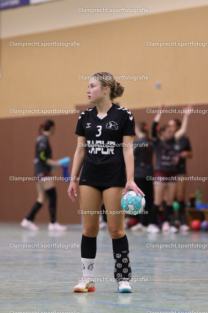 Handball I Juniorinnen I Saison 2026-2027 I Oberliga Schleswig-Holstein I 3. Spieltag I HSG Kalkberg 06 - TSV Bargteheide 037 | Charlotte Grose (3, HSG Kalkberg 06) - Realisiert mit Pictrs.com