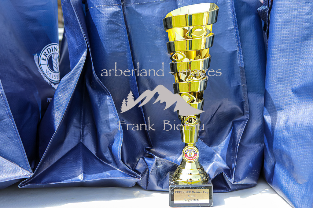 OE7A0503 | der Pokal für die Sieger