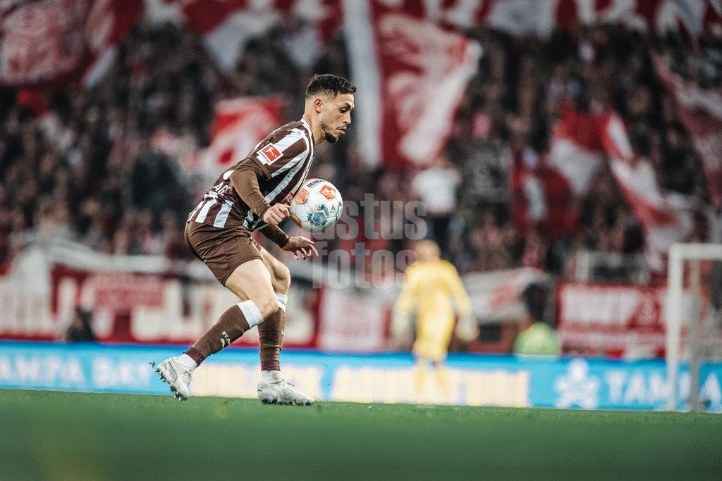 Fußball | Männer | Saison 2025/2026  | Fußball-Bundesliga | 27. Spieltag | FC St. Pauli vs. SC Freiburg | 22.04.2026 | Mathias Pereira Lage (#28, FC St. Pauli)