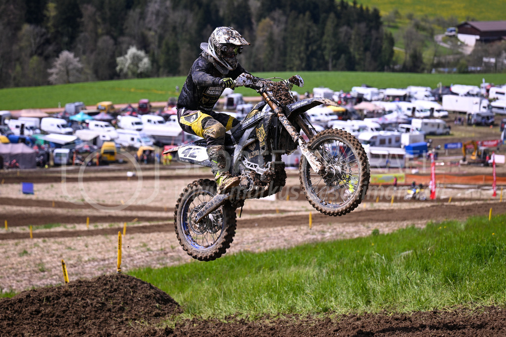 Motocross Schlatt bei Winterthur - 29. April 2023 | #42 Brodbeck Sascha aus Bischofszell (CH) auf Lizcat YZF Factory Racebike in der Kategorie Hobby Open am Motocross Schlatt bei Winterthur, 29. April 2023.
Instagram: @mx_schlatt | @mc_wila | @sam_schweiz
Bild: Sportfotografie Markus Aeschimann | www.markus-aeschimann.ch - Realisiert mit Pictrs.com
