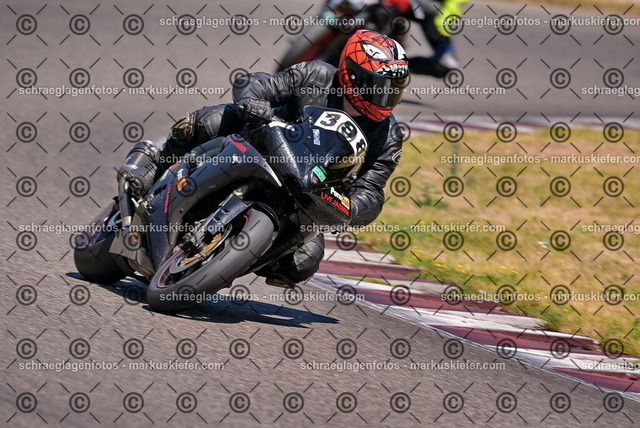 26bt05-1139 | markuskiefer.com - Realisiert mit Pictrs.com