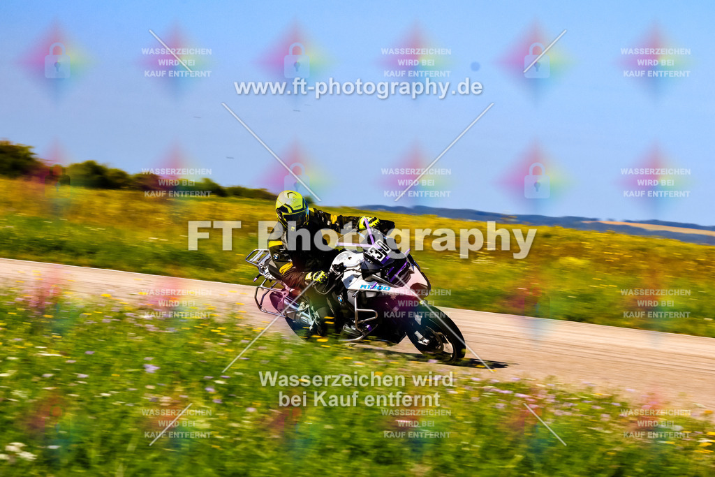 030-2033 | Hier findet Ihr Bilder von Touristenfahrten auf der Nürburgring Nordschleife oder von anderen Veranstaltungen die ich besucht habe. Viel Spass beim Durch Schauen 