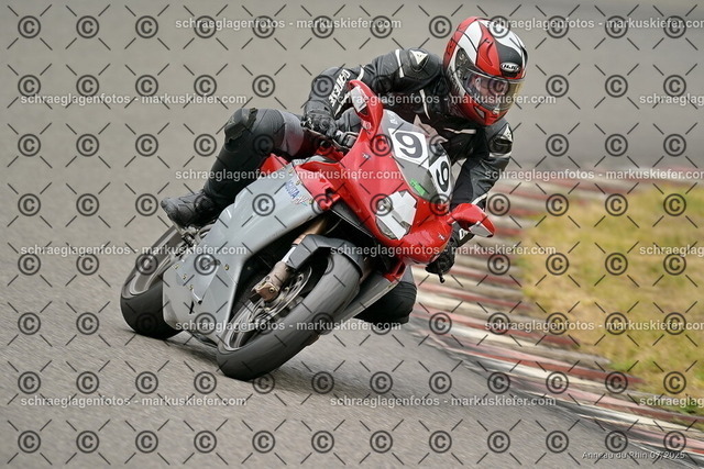 25bt05-1062 | markuskiefer.com - Realisiert mit Pictrs.com