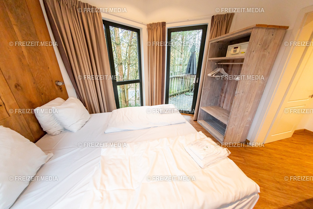 BAUMHAUS IM CENTER PARCS BISPINGER HEIDE | CENTER PARCS BISPINGER HEIDE

VEROEFFENTLICHUNG NUR GEGEN HONORAR

CONTACT:
FREIZEIT.MEDIA
HENDRIK PÖTHER
IM SCHLATT 24
46414 RHEDE

FON: +49 (0)2872 9496637
MAIL: INFO@FREIZEIT-MEDIA.DE
WEB: WWW.FREIZEIT.MEDIA - Realisiert mit Pictrs.com