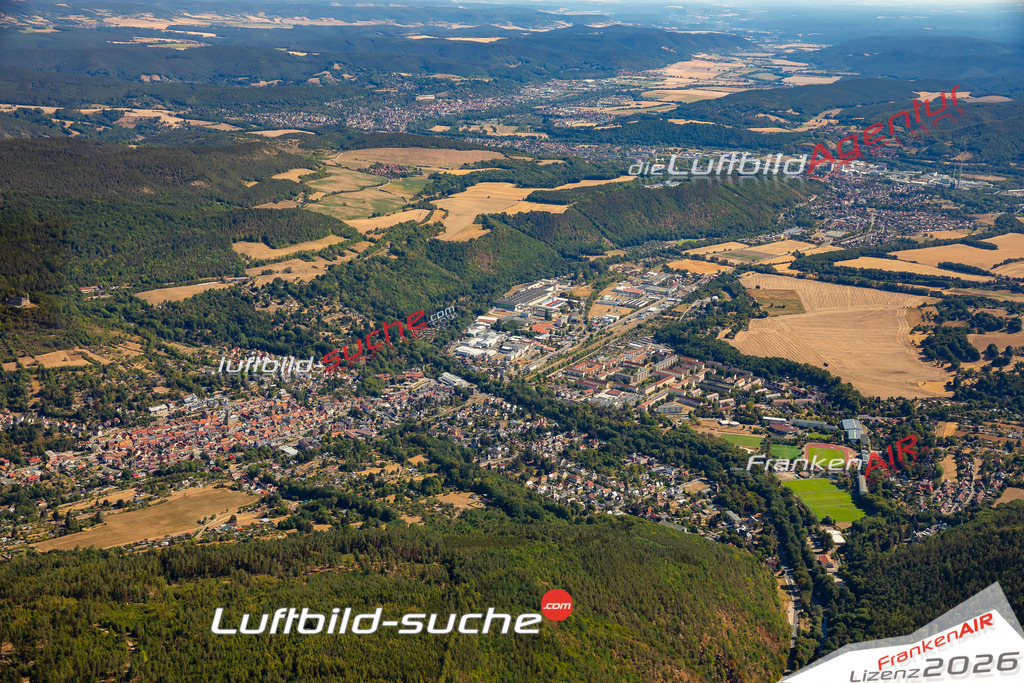 Das Luftbild der Stadt Bad Blankenburg wurde 2022 vom Flugzeug heraus erstellt (keine Drohnen-Aufnahmen) Aufnahmehöhe ca.450 Meter- hohe Bildauflösung und Druck-Qualität. Garantiert!