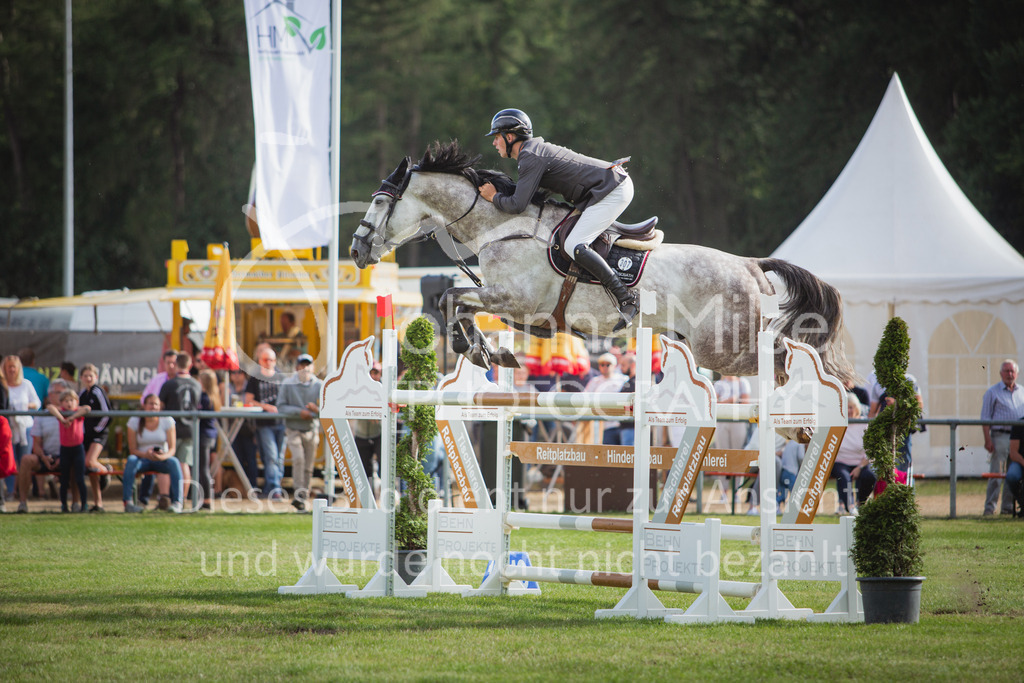 220715_LC_Youngster-S-639 | Deine schönsten Turniermomente als professionelle Fotos! Entdecke hochwertige Pferdesport-Fotografie im Online-Shop. Jetzt Fotos finden & bestellen!