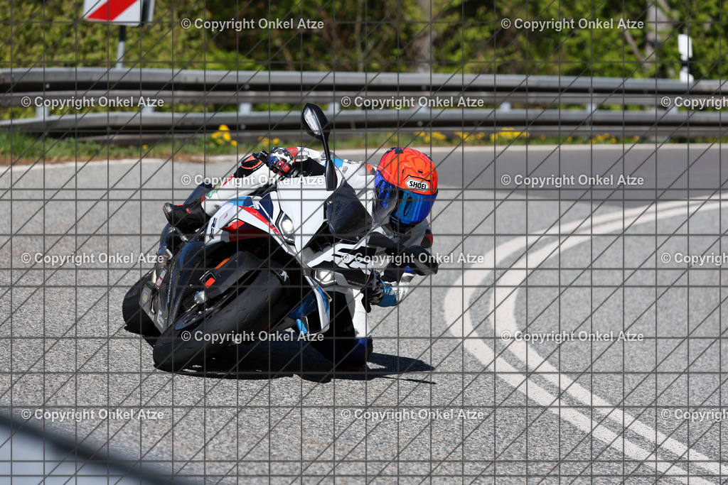 IMG_8352 | Fotograf am Kyffhäuser. Onkel Atze. Kyffhäuser Rennstrecke. Café36. Motorsportfotografie. - Realisiert mit Pictrs.com